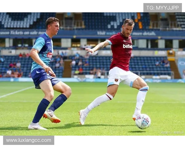 吉灵汉姆与博尔顿激战正酣谁能在这场较量中笑到最后